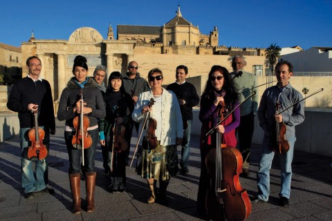 Después de un paréntesis veraniego (algo estirado), nos ponemos manos a la obra con el Paisaje de la Orquesta de Córdoba. La convivencia intensa con algunos de sus músicos, nos dio a Paco y a mi la verdadera dimensión del concepto Unidad en Diversidad. Una orquesta tan diversa como número de […]